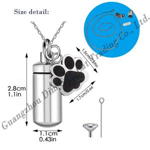 Collana con ciondolo urna commemorativa per animali domestici in acciaio inossidabile moderno, con impronta di zampa, a forma di cilindro, per profumo, articoli funerari per la famiglia - Vendita calda - Product Image 4
