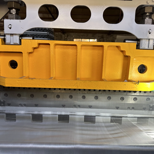 <span class=keywords><strong>Grillage</strong></span> en acier à <span class=keywords><strong>prix</strong></span> de gros avec dimensions personnalisées et longue durée de vie pour la sécurité routière - Product Image 6