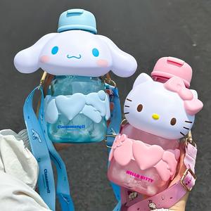 Bouteille d'eau Hello Kitty rose avec sangle portable pour enfants et filles Printemps 2024 - Product Image 3
