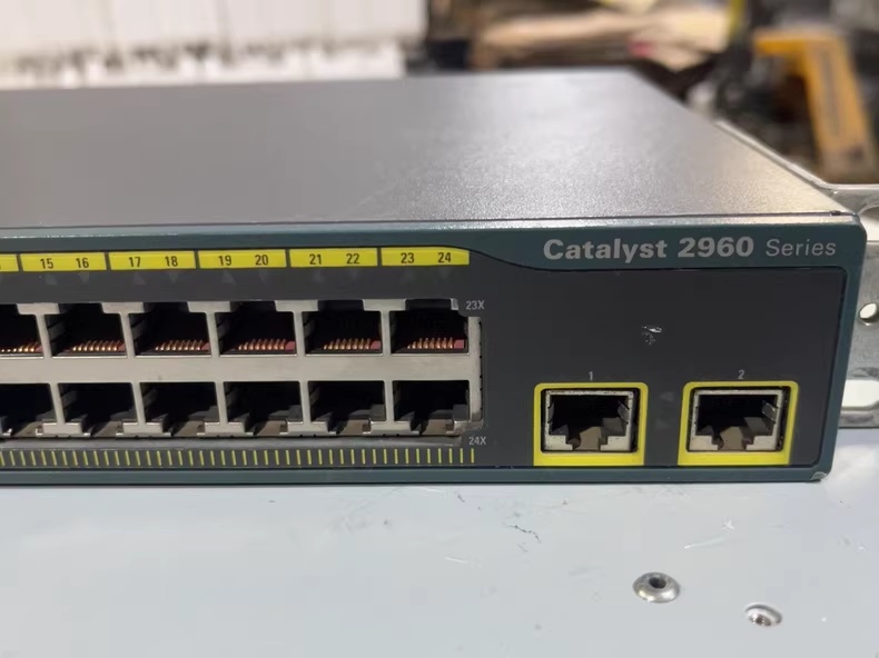 Cisco 2960-24TT-L