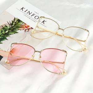 Nouvelles Lunettes de Soleil Femme Luxe Vintage Perle Tendance 2020, Verres Dégradés UV400, Monture Oversize Œil de Chat - Product Image 2