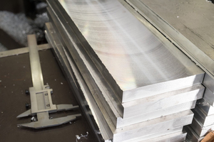 アルミサプライヤー 1mm 2mm 2.5mm 3mm 厚アルミシート/プレート Al 5052 6061 アルミプレート - Product Image 6