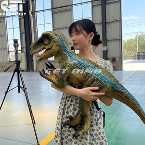 หุ่นไดโนเสาร์มือคุณภาพสูงแบบกำหนดเองสำหรับเด็ก ใช้ได้ทั้งในร่ม/กลางแจ้ง เหมาะสำหรับห้างสรรพสินค้าและสวนสนุก - Product Image 4