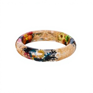 Brazalete de Resina Hecho a Mano Moderno para Mujer, Joyería de Moda Elegante de Diseñador, Brazalete de Resina y Pulseras de Resina - Product Image 1