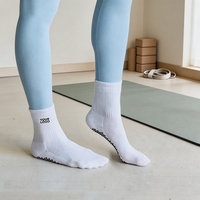 Chaussettes de yoga personnalisées pour femmes, mi-mollet, avec logo, antidérapantes pour Pilates et fitness, en Spandex/Nylon/Coton