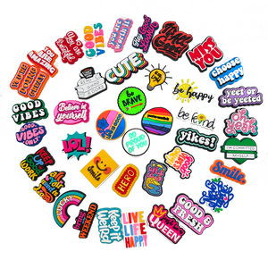 Charmes de chaussures en PVC de luxe personnalisés en gros, décoration de chaussures, charmes de chaussures de dessin animé - Product Image 1