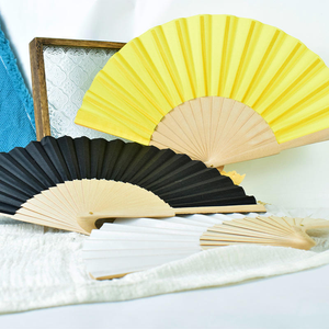 Clásico Natural sin pintura Superficie <span class=keywords><strong>de</strong></span> pigmento puro <span class=keywords><strong>de</strong></span> 9 pulgadas <span class=keywords><strong>Abanicos</strong></span> <span class=keywords><strong>de</strong></span> madera plegables <span class=keywords><strong>de</strong></span> madera y seda personalizados Baile Boda - Product Image 1