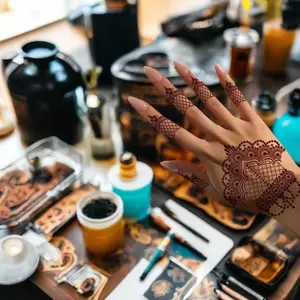 Commercio all'ingrosso trasferimento di acqua monouso marrone pizzo impermeabile Henna medio oriente tatuaggio adesivo sesso henné tatuaggio per gli uomini e le donne