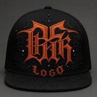 Casquette Trucker Vintage à 5 Panneaux avec Broderie Haute Qualité, Visière en Mousse et Dos en Maille, Style West Coast Chicano Streetwear Urbain, Vente en Gros
