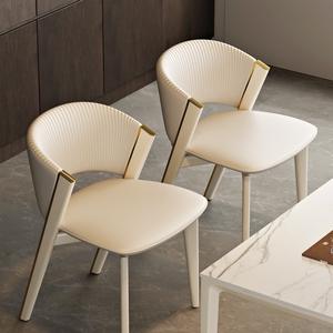 Chaise de salle à manger minimaliste italienne moderne avec dossier rembourré haut de gamme CC pour salle à manger, usage adulte - Product Image 4