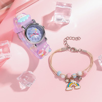 Nouvelle montre à quartz pour enfants, motif de dessin animé écologique, licorne violette, bracelet en silicone 3D, ensemble de bracelets en perles arc-en-ciel