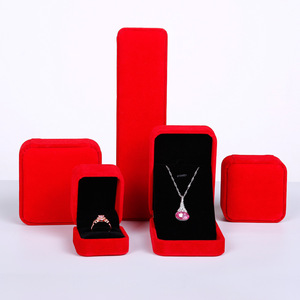 Scatola Portagioie in Velluto Personalizzabile con Logo, Custodia da Viaggio per Anelli e Collane, per Conservare e Presentare Gioielli - Product Image 3