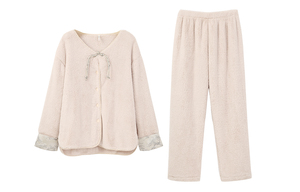 Set <span class=keywords><strong>Pigiama</strong></span> in Pile Beige di Alta Qualità per Donna - Morbido, Traspirante <span class=keywords><strong>con</strong></span> Eleganti <span class=keywords><strong>Polsini</strong></span> e Dettaglio Coulisse per il Relax Invernale - Product Image 5