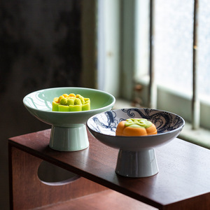 Assiette ronde à pied haut en porcelaine bleue et blanche de style rétro chinois, pour fruits, usage domestique, style luxueux - Product Image 3