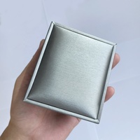 Petite boîte à bijoux en cuir PU doré de luxe pour collier Emballage haut de gamme Boîtes à bijoux