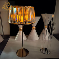 Lampe de table en forme de bougeoir en cristal transparent, bougeoir en métal doré de luxe pour mariage, décoration de table de fête à domicile