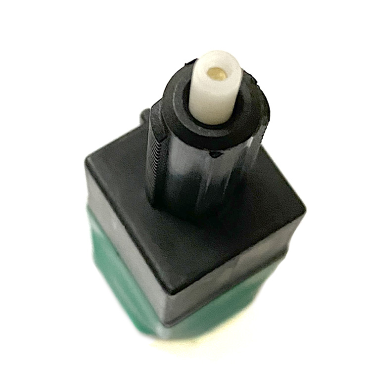 ヘンニーカーエンジンパーツ28226-E0102 28226E0102ヒノブレーキ