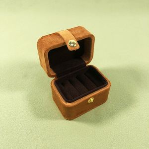 Caja de Joyería de Viaje Portátil Personalizable al por Mayor, Rectangular, Vintage, de Terciopelo, para Guardar Anillos y Aretes Pequeños, con Servicio OEM - Product Image 4