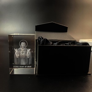Brillante Vintage y moderno 3D láser cubo <span class=keywords><strong>de</strong></span> <span class=keywords><strong>cristal</strong></span> al por mayor <span class=keywords><strong>Iglesia</strong></span> <span class=keywords><strong>de</strong></span> Jesús grabado <span class=keywords><strong>cristal</strong></span> religioso y estilo <span class=keywords><strong>de</strong></span> dibujos animados - Product Image 5