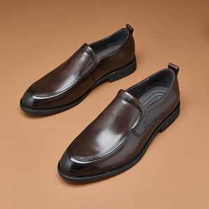 Une paire de chaussures décontractées en cuir avec talon. Chaussures habillées en cuir véritable pour hommes. Semelle souple. Cuir de vachette de première qualité. - Product Image 6