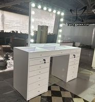 Ensemble de meubles de salon de luxe moderne avec miroir et lumière LED pour maquillage, coiffure, chambre, hôtel, atelier