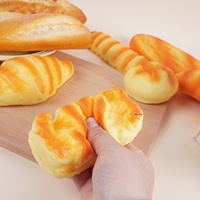 Jouet sensoriel anti-stress réaliste en forme de chenille croissant à remontée lente, Nouveauté 2026 en PU pour enfants et adultes, Logo personnalisé OEM, Unisexe