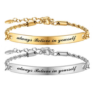 Pulsera de Cadena de Acero Inoxidable Dorado con Grabado Personalizado, Placa Curvada con Corazón, Regalo de Aniversario para Mujeres y Niñas - Product Image 1