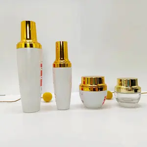 Luxury Eco-friendly 50グラム120ミリリットルCosmetic Packaging Set Skincare Cream/Lotion Glass Bottle With Press Pump