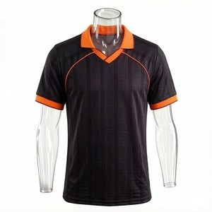 Maillots <span class=keywords><strong>de</strong></span> football rétro en gros à manches courtes, respirants et à séchage rapide, personnalisables pour les fans <span class=keywords><strong>de</strong></span> <span class=keywords><strong>l</strong></span>'<span class=keywords><strong>AS</strong></span> <span class=keywords><strong>Roma</strong></span> - Product Image 3