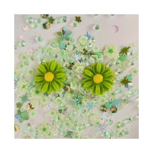 Tranches de fleurs vertes en polymère, paillettes mélangées, fleurs de <span class=keywords><strong>marguerite</strong></span>, accessoires de remplissage pour slime DIY - Product Image 1