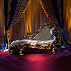 โซฟาคู่รักงานแต่งงานสไตล์พระราชวัง โซฟาทองคำสำหรับงานเลี้ยงฉลองสมรส ราคาขายส่งจากผู้ผลิตและผู้ส่งออก - Product Image 1