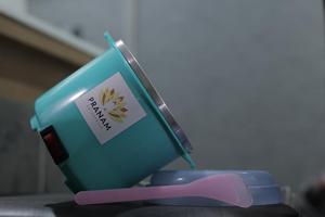 เครื่องอุ่นขี้ผึ้งไฟฟ้าน้ำหนักเบาฝาพลาสติกใสพร้อมตัวแสดงความร้อนสำหรับร้านเสริมสวยและการแว็กซ์แบบทำมือ - Product Image 2