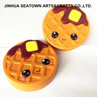 Jouet Squishy Géant en Forme de Gaufre à Remontée Lente - Aliment Réaliste Géant pour le Soulagement du Stress, Jouet Sensoriel Apaisant et Décoration de Bureau