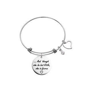 Brazalete de alambre retráctil de acero inoxidable pulsera de genealogía grabada con "Siempre sé <span class=keywords><strong>mi</strong></span> hija siempre será <span class=keywords><strong>mi</strong></span> amiga" - Product Image 3