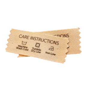 Étiquettes tissées personnalisées en polyester auto-adhésives à pliage central pour sacs de vêtements, avec découpe laser, pour marquage à chaud, vente en gros - Product Image 2