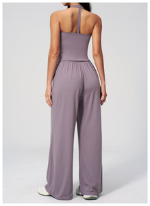 Ensemble décontracté 2 pièces pour femme, jaune clair rayé, haut sans manches à col halter, pantalon court à jambes larges, respirant, en polyester tricoté - Product Image 3