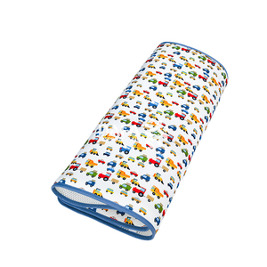 Juego de Ropa de Cama de Tres Piezas para Bebé con Estampado de <span class=keywords><strong>Coche</strong></span>, Alfombra Refrescante, <span class=keywords><strong>Almohada</strong></span> y Barandilla de Cama - Product Image 2