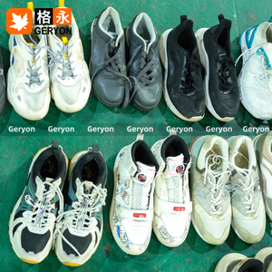 Geryon Vintage Ukay Ukay uomo marchiato <span class=keywords><strong>scarpe</strong></span> sportive sfuse di seconda mano miste <span class=keywords><strong>Running</strong></span> scollato <span class=keywords><strong>scarpe</strong></span> <span class=keywords><strong>da</strong></span> uomo per <span class=keywords><strong>scarpe</strong></span> usate balle - Product Image 5