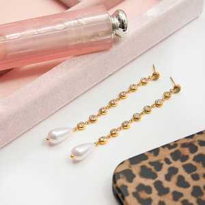 ต่างหูแบบห้อย ชุบทอง 18K ประดับเพชรซิร์คอน รูปทรงหยดน้ำ ประดับมุก พู่ห้อย เครื่องประดับสำหรับงานปาร์ตี้ แบบฝังขอบ - Product Image 4