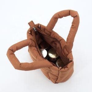 फोल्डेबल पुफर टोटे बैग नायलॉन की कुलीटेड पुड लंबे बहु-कार्यात्मक किंगस्टार कंधे की थैलियां महिलाओं के लिए टोटे - Product Image 5