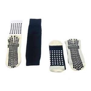 Venta al por mayor Classic Athletic Grip Crew Calcetines con mangas protectoras antideslizantes para deportes Gimnasio Logo en la parte inferior para la <span class=keywords><strong>temporada</strong></span> de primavera - Product Image 3