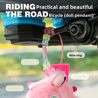Pendentif décoratif mignon pour vélo de route et VTT, ruban réfléchissant, accessoires de cyclisme écologiques, poupée en peluche, ornement bts
