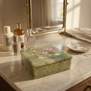 Boîte à bijoux en pierre savonneuse avec gravure - Product Image 3