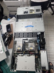 HPE <span class=keywords><strong>Apollo</strong></span> 4200 Gen10เซิร์ฟเวอร์แร็ค2U 24LFF สีเงินพร้อม SSD HDD Xeon 750W - Product Image 3