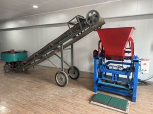 I produttori personalizzano KM4-35 attrezzature per macchine per la formatura di blocchi di calcestruzzo semiautomatici tipo tramoggia di mattoni cavi - Product Image 6