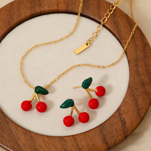 CLIORO Trendige Schmucksets aus Edelstahl, Vergoldete Kirsch-Halsketten, Ohrstecker, Ringe, Wasserfester Schmuck für Damen - Product Image 3