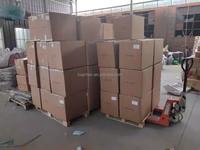 Vente directe d'usine de produits durables 360 °   Chaises de bar pivotantes en cuir PU vert avec accoudoirs pour comptoir de cuisine