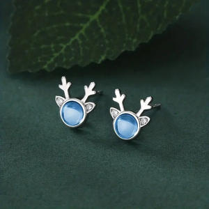 Orecchini a perno con animali adorabili in argento 925 con cristalli blu e strass incastonati a castone per donna, da indossare tutti i giorni - Product Image 4