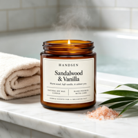 Pot à bougie brun ambre, récipient en verre lisse pour le versement de cire, design d'étiquette crème minimaliste et décoration intérieure de style farmhouse