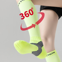 OEM Design Logo Chaussettes de compression professionnelles à hauteur du genou 20-30 Mmhg pour le football le sport Chaussettes de compression respirantes pour adultes